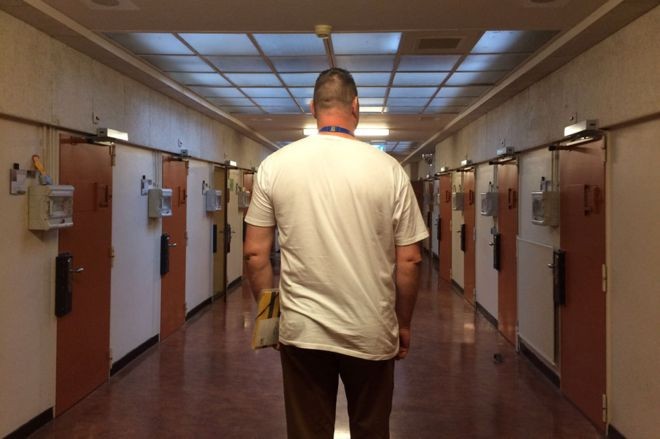Holandské väznice zívajú prázdnotou. Trestancov dovážajú zo zahraničia